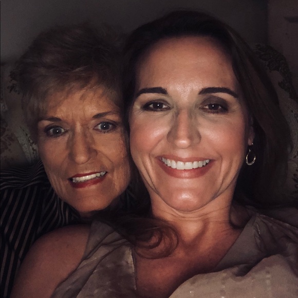 Meet your Posher, Lauralea - Picture 2 of 2